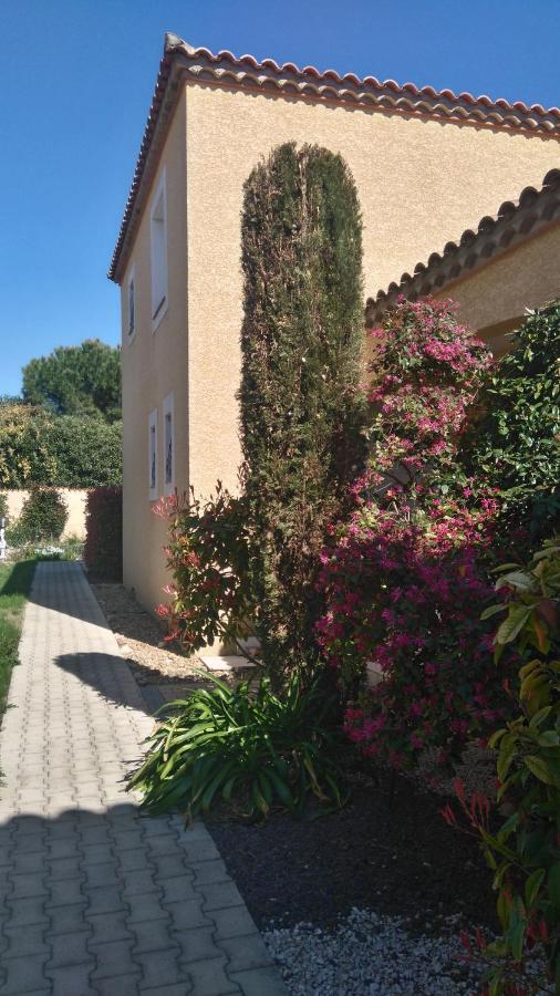 Les Lavandines Magalas Exterior photo